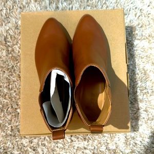 NWT JCrew Chelsea Boots 7
